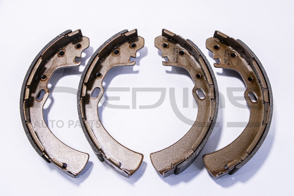 FERODO AR NISS D22 TD27 2WD URVAN E25 E26 PRIXON MALAISIE